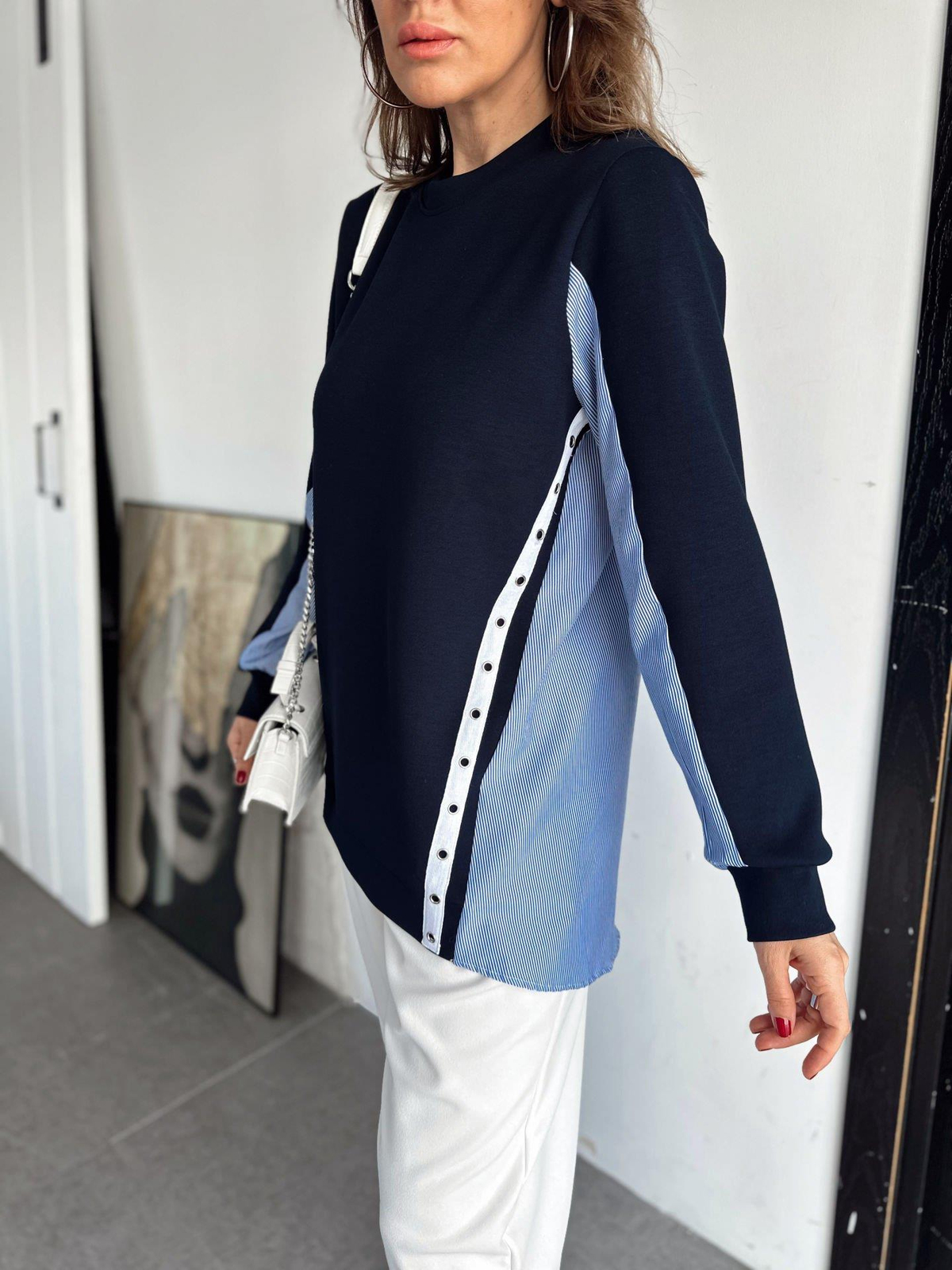 Lacivert Sırtı Düğmeli Tasarım Sweatshirt
