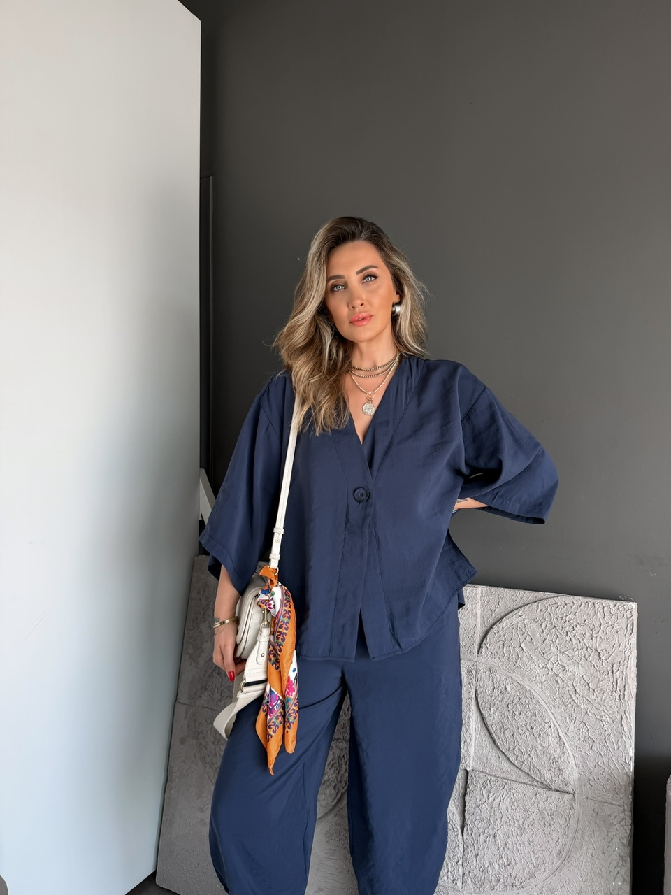 Lacivert Tek Düğme Yırtmaçlı Tensel Takım