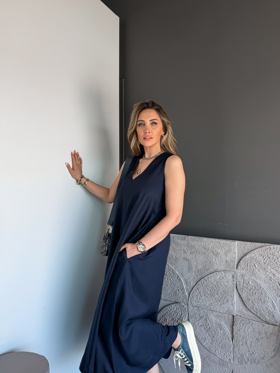 Lacivert V Yaka Kloş Kesim Cepli Elbise