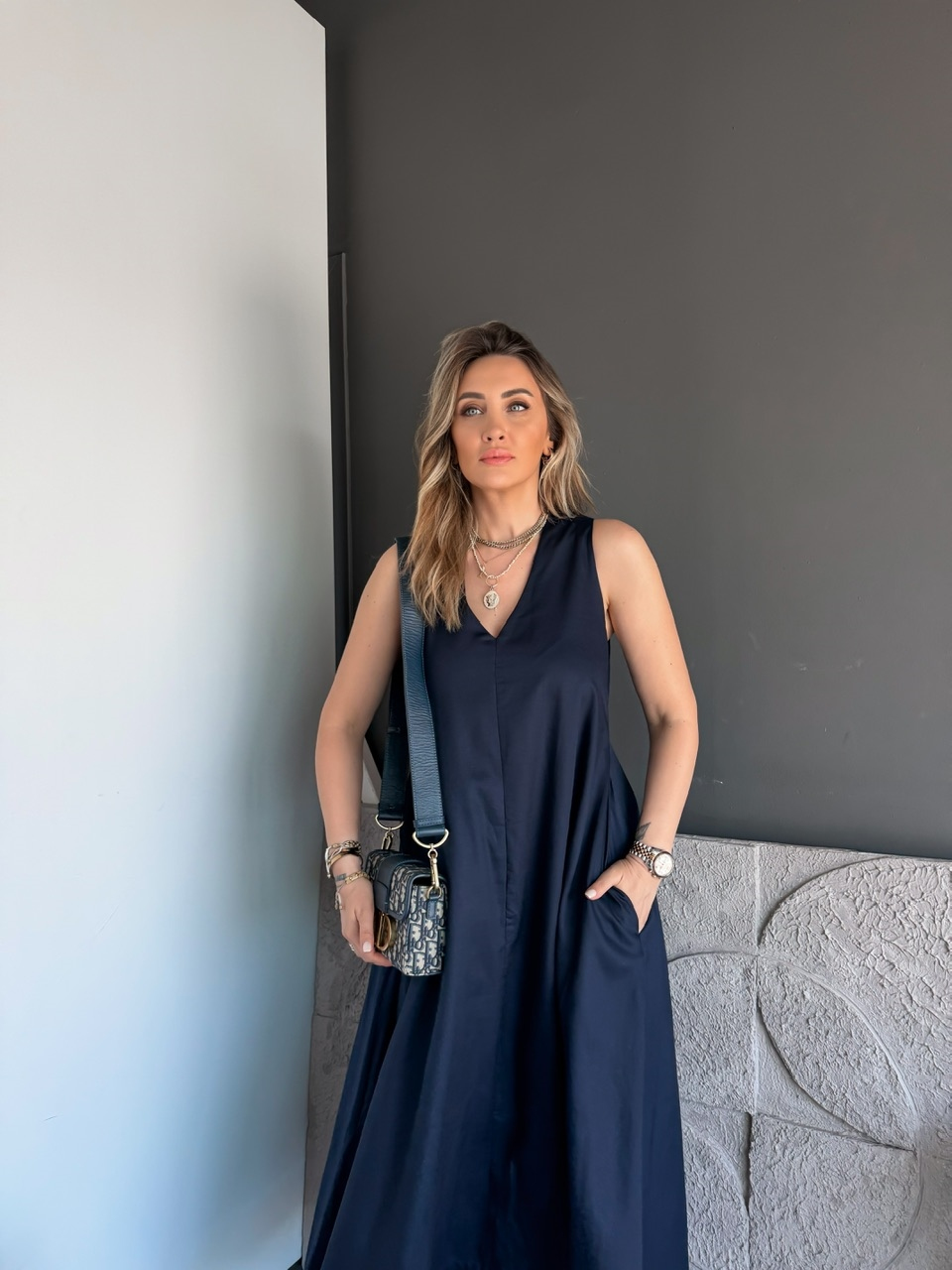 Lacivert V Yaka Kloş Kesim Cepli Elbise