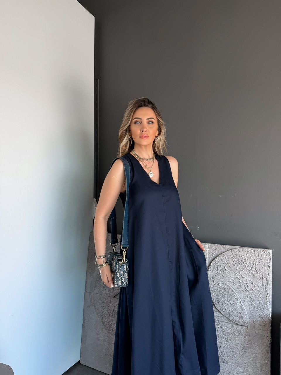 Lacivert V Yaka Kloş Kesim Cepli Elbise
