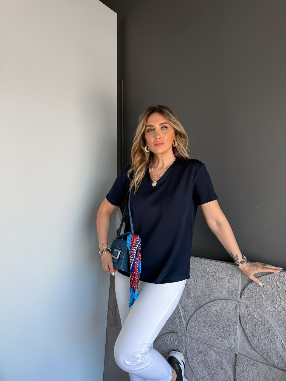 Lacivert V Yaka Modal Basic Tshirt