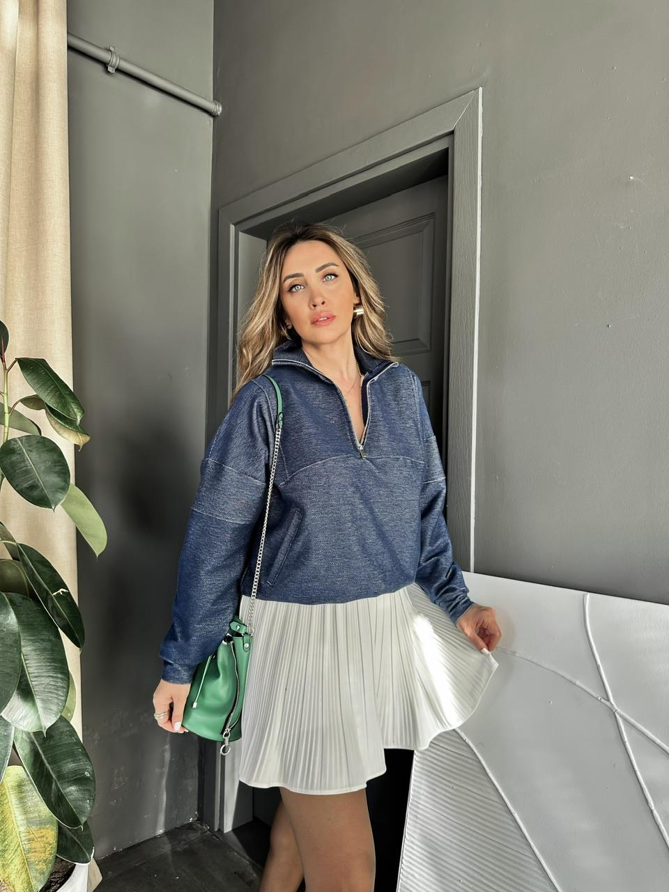Lacivert Yakası Fermuarlı Dikişli Sweatshirt