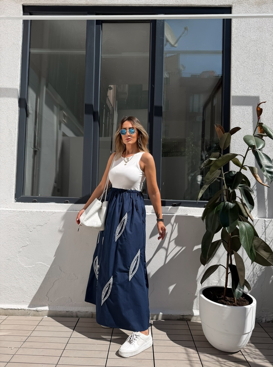 Lacivert Yaprak Nakışlı Beli İpli Elbise