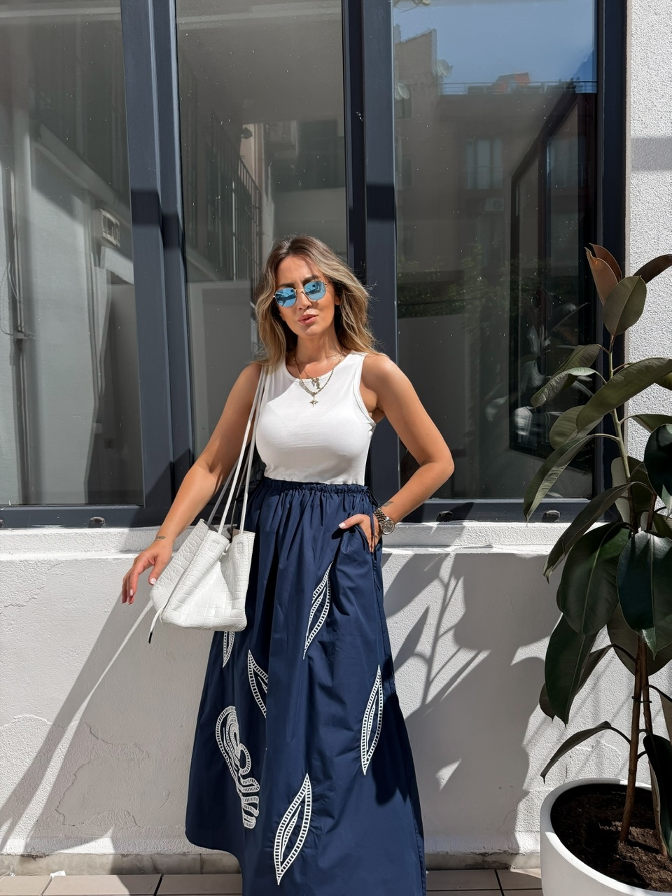 Lacivert Yaprak Nakışlı Beli İpli Elbise