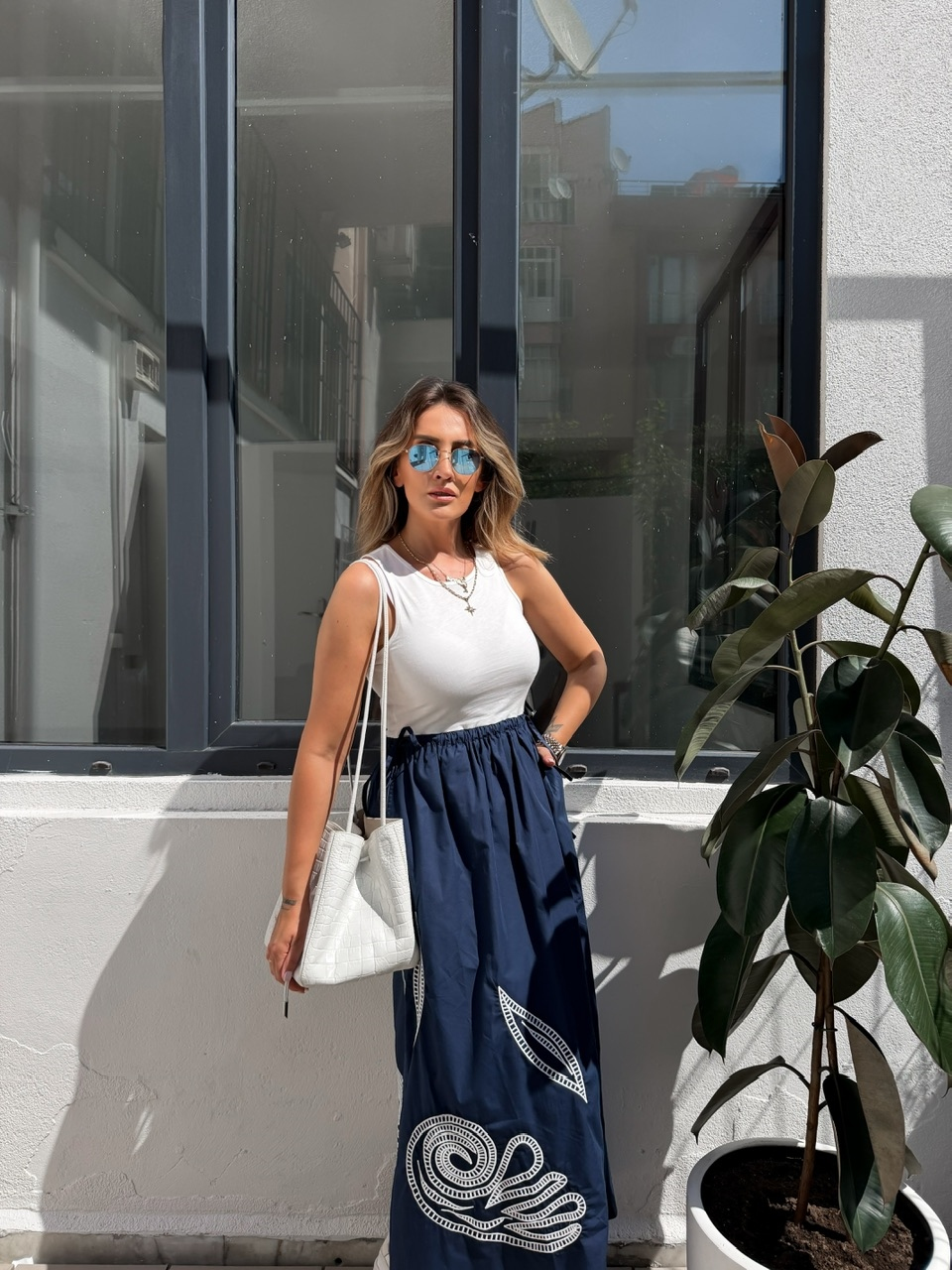 Lacivert Yaprak Nakışlı Beli İpli Elbise