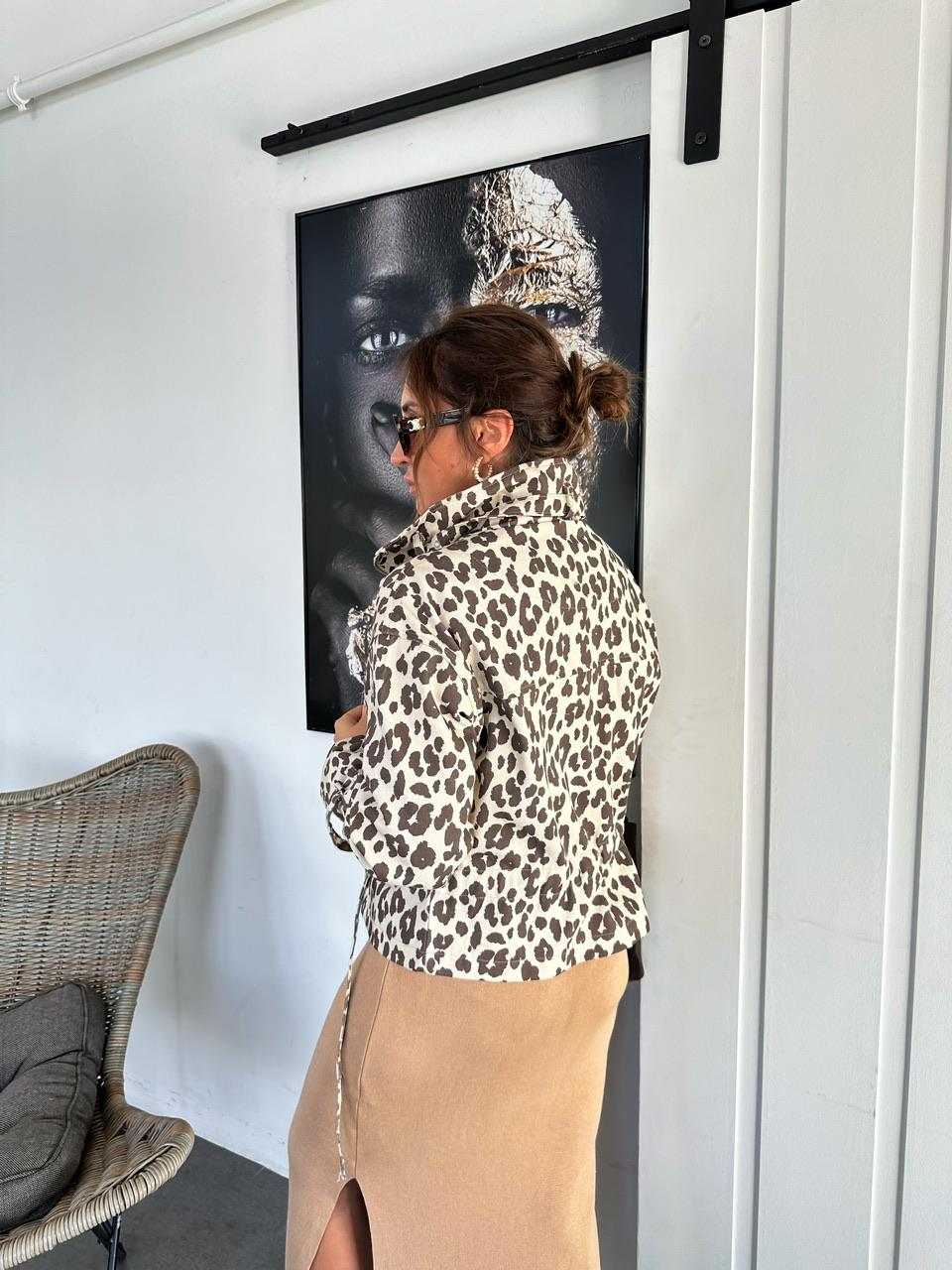 Leopar Dik Yakalı Manşetli Ceket