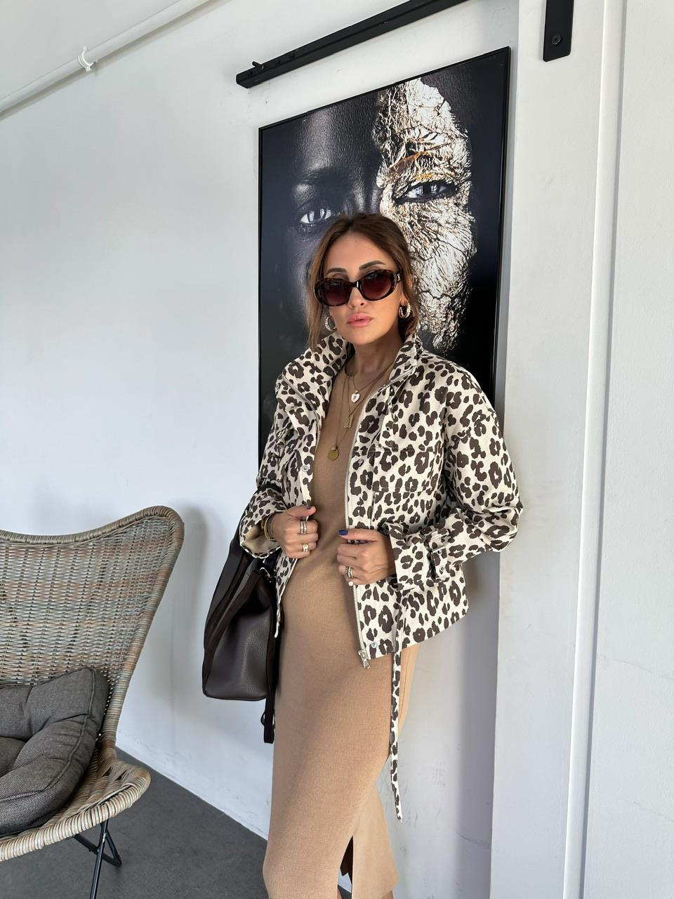 Leopar Dik Yakalı Manşetli Ceket