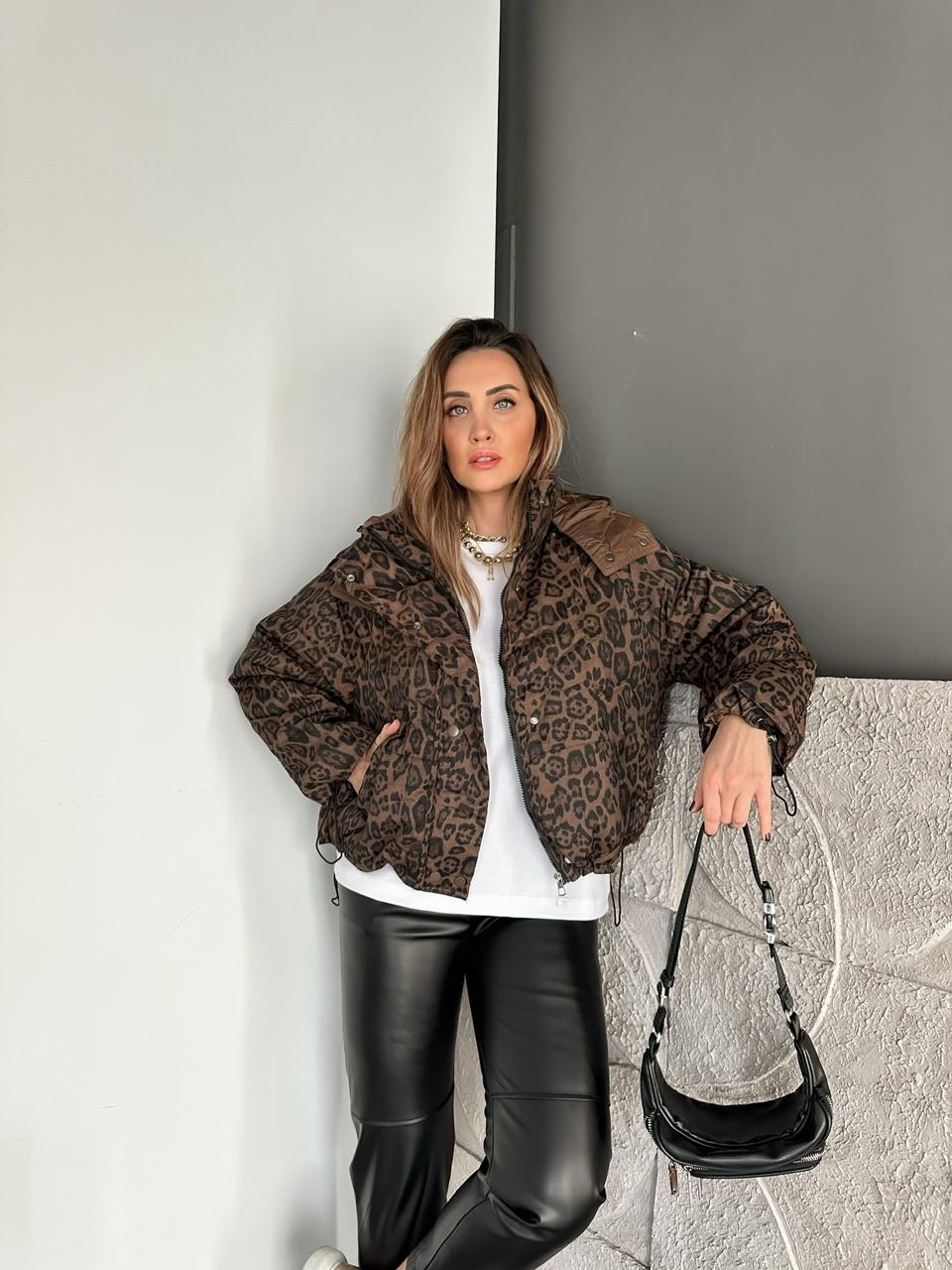 Leopar Kapşonlu Şişme Mont