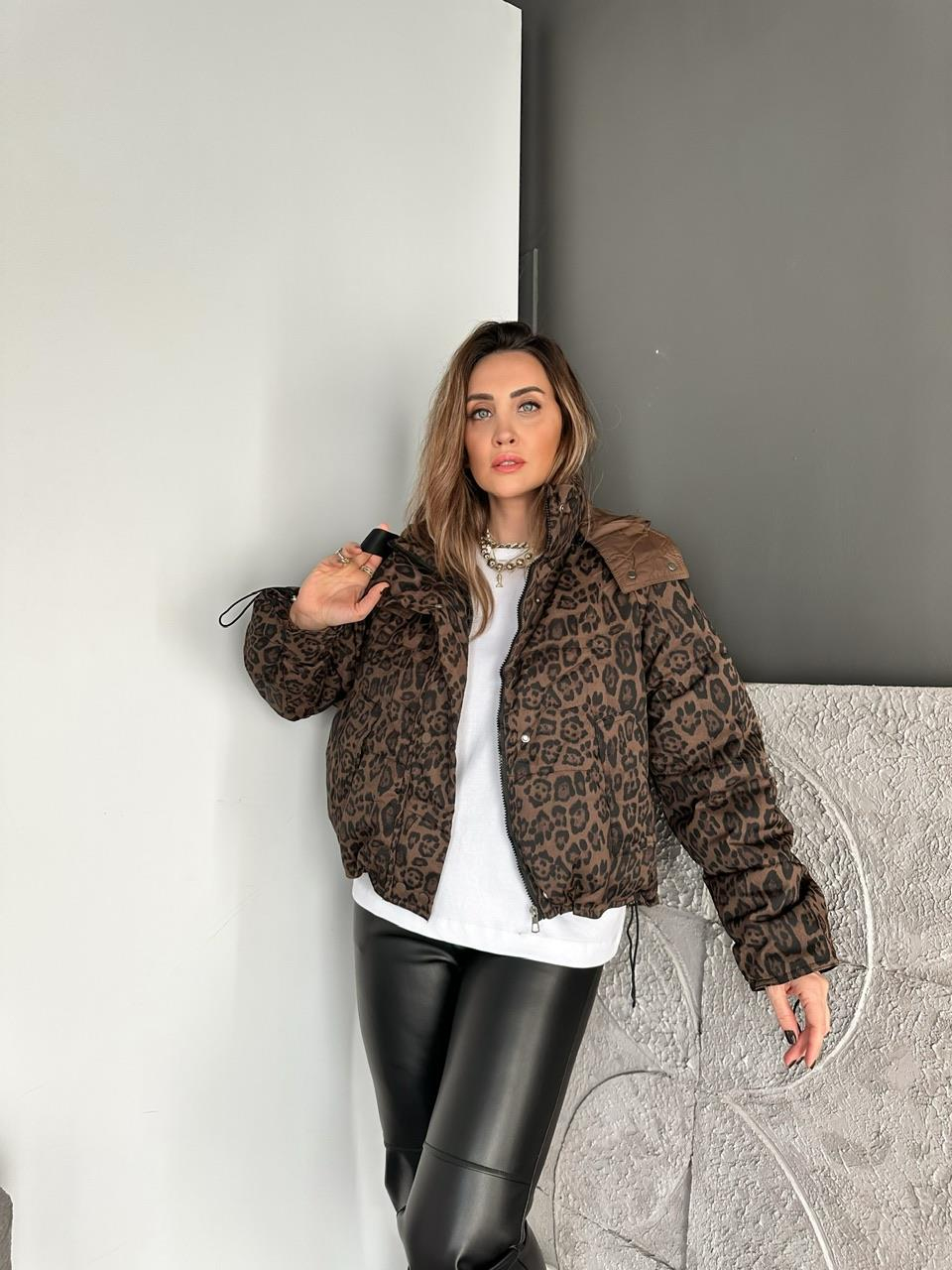 Leopar Kapşonlu Şişme Mont