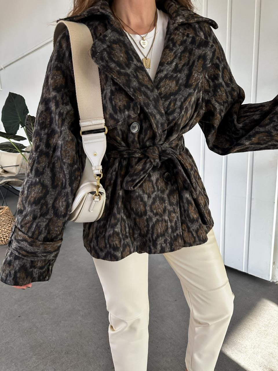 Leopar Kuşaklı Manşetli Kaşe Mont