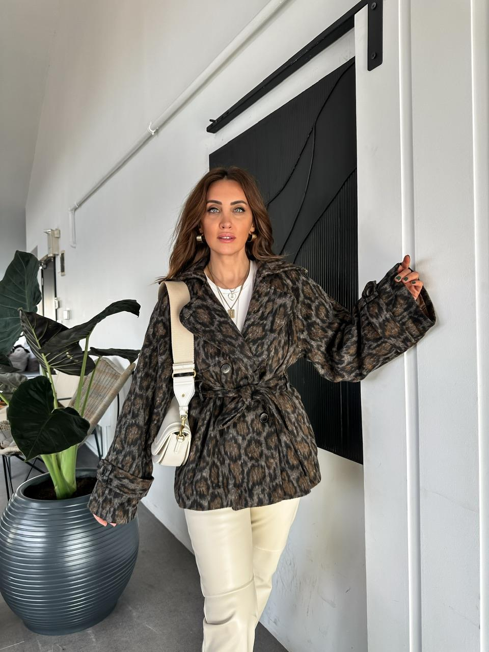 Leopar Kuşaklı Manşetli Kaşe Mont