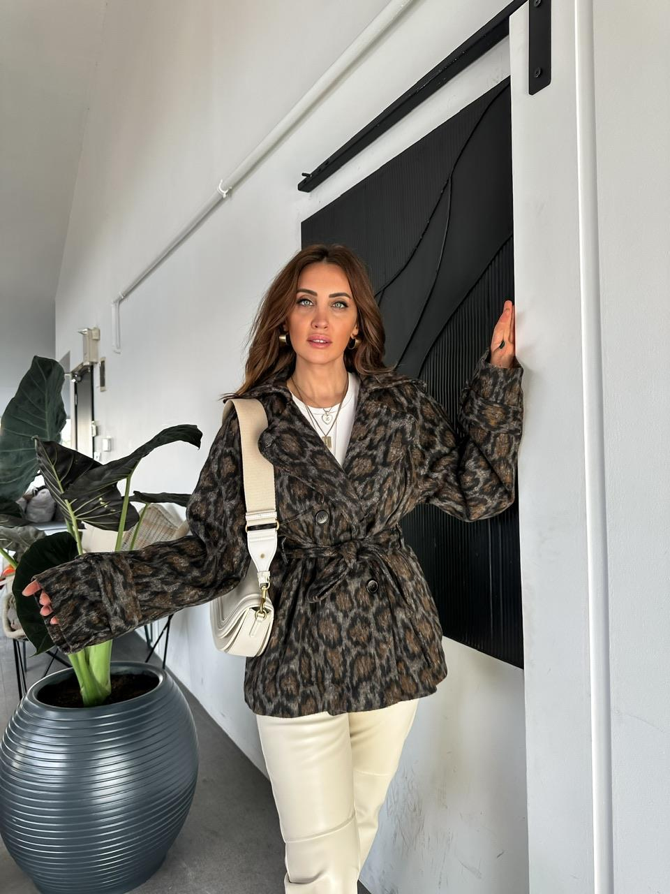 Leopar Kuşaklı Manşetli Kaşe Mont
