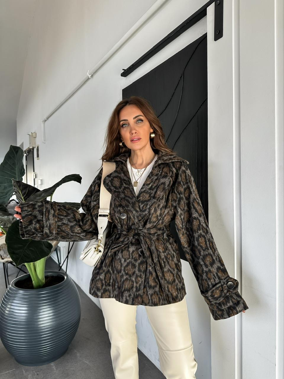 Leopar Kuşaklı Manşetli Kaşe Mont