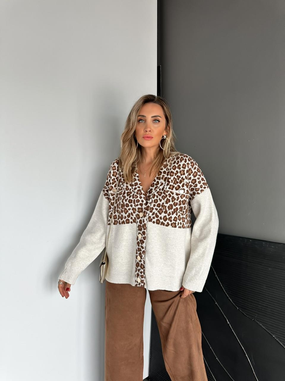 Leopar Parçalı Gold Düğmeli Hırka