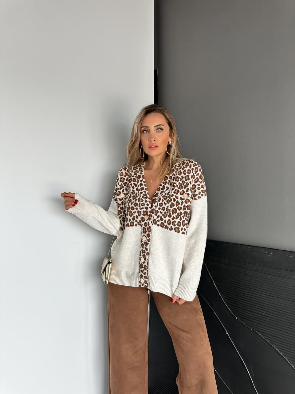 Leopar Parçalı Gold Düğmeli Hırka