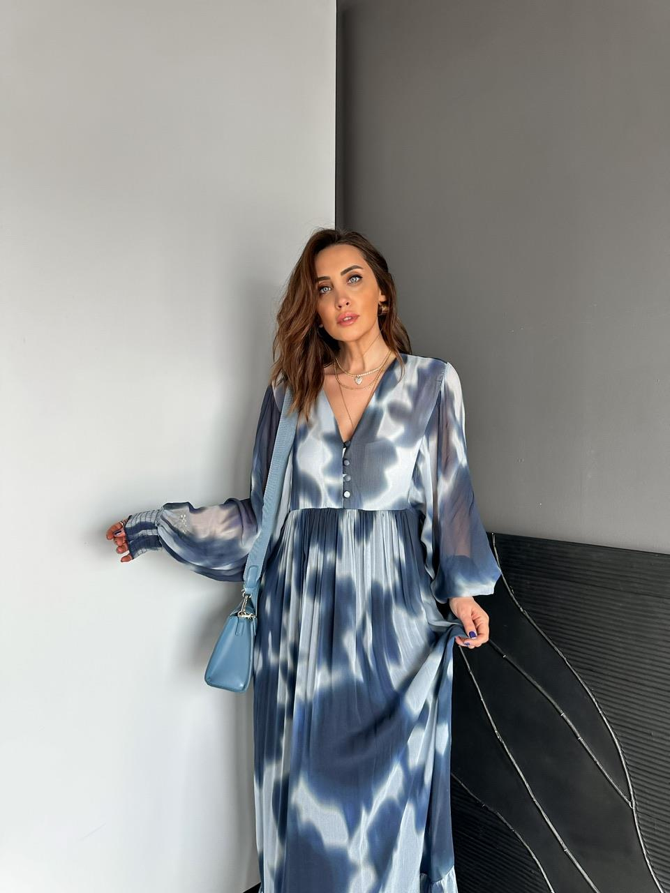 Mavi Batik Desen Düğmeli Uzun Elbise