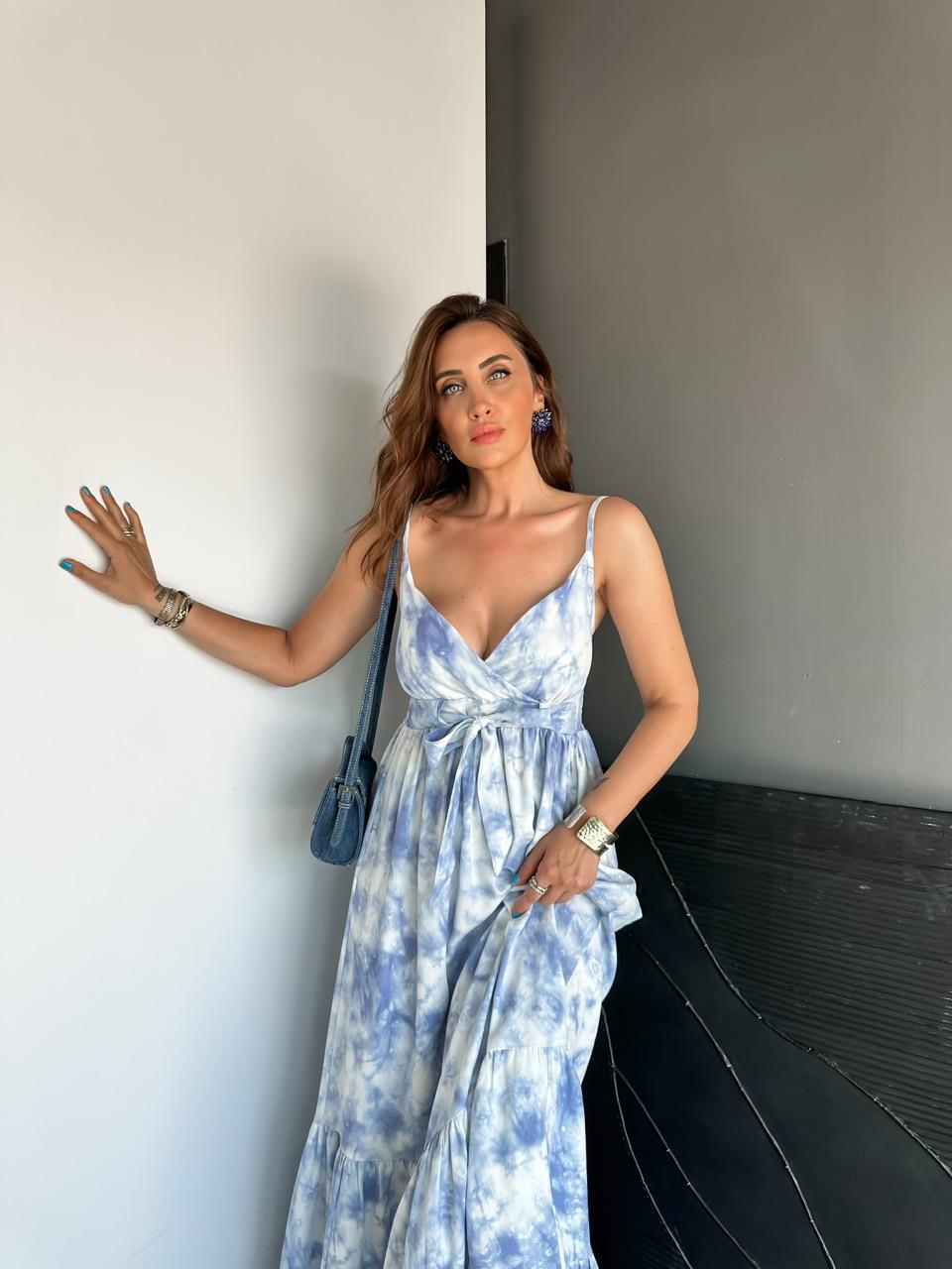 Mavi Batik Desen İp Askılı Elbise
