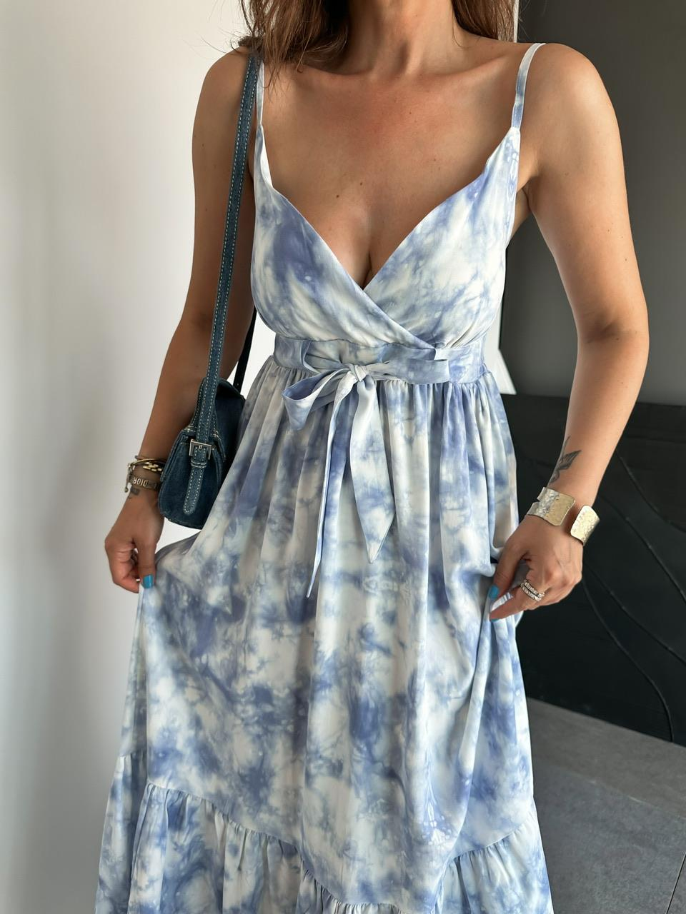 Mavi Batik Desen İp Askılı Elbise