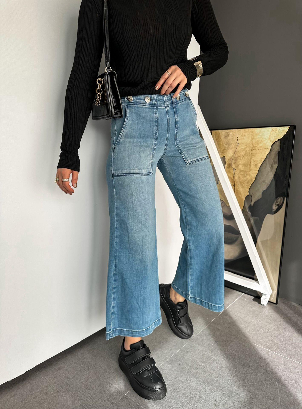 Mavi Beli Düğmeli Ön Cepli Jean