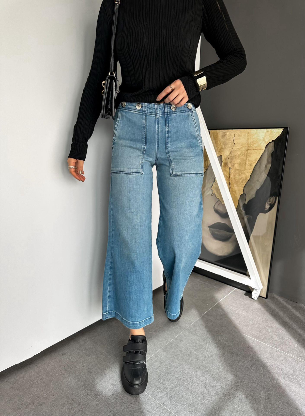 Mavi Beli Düğmeli Ön Cepli Jean