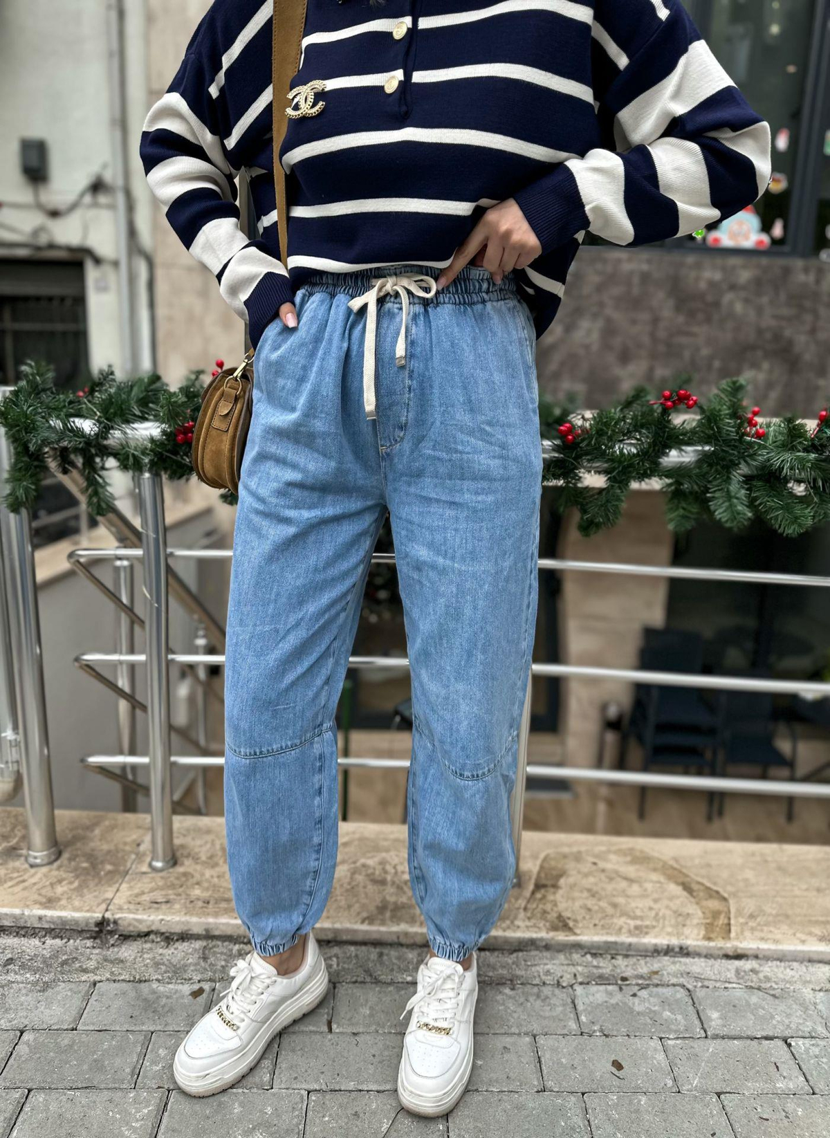 Mavi Beli Paçası Lastikli Jean