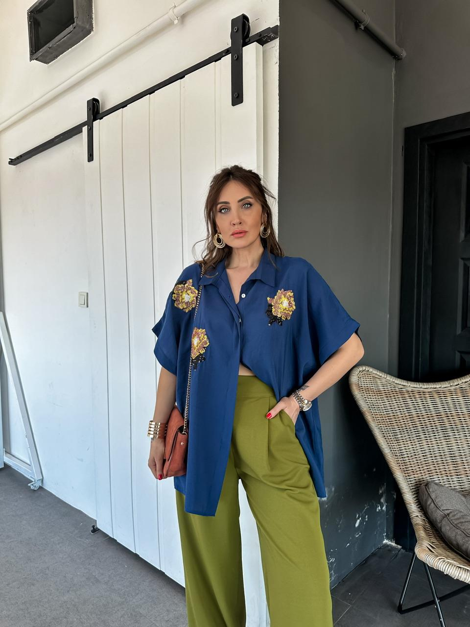 Mavi Çiçek İşlemeli Modal Gömlek