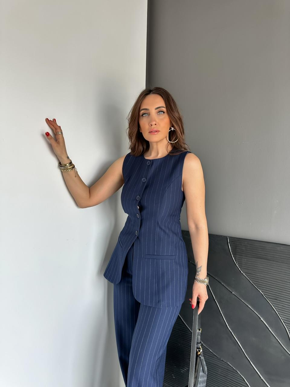 Mavi Çizgili Yelekli Şık Takım