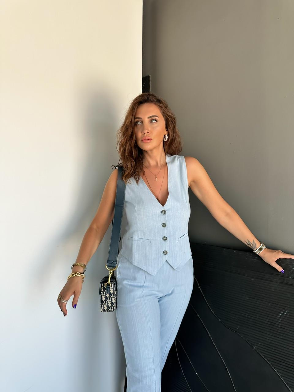 Mavi Dört Düğme Yelekli Keten Takım