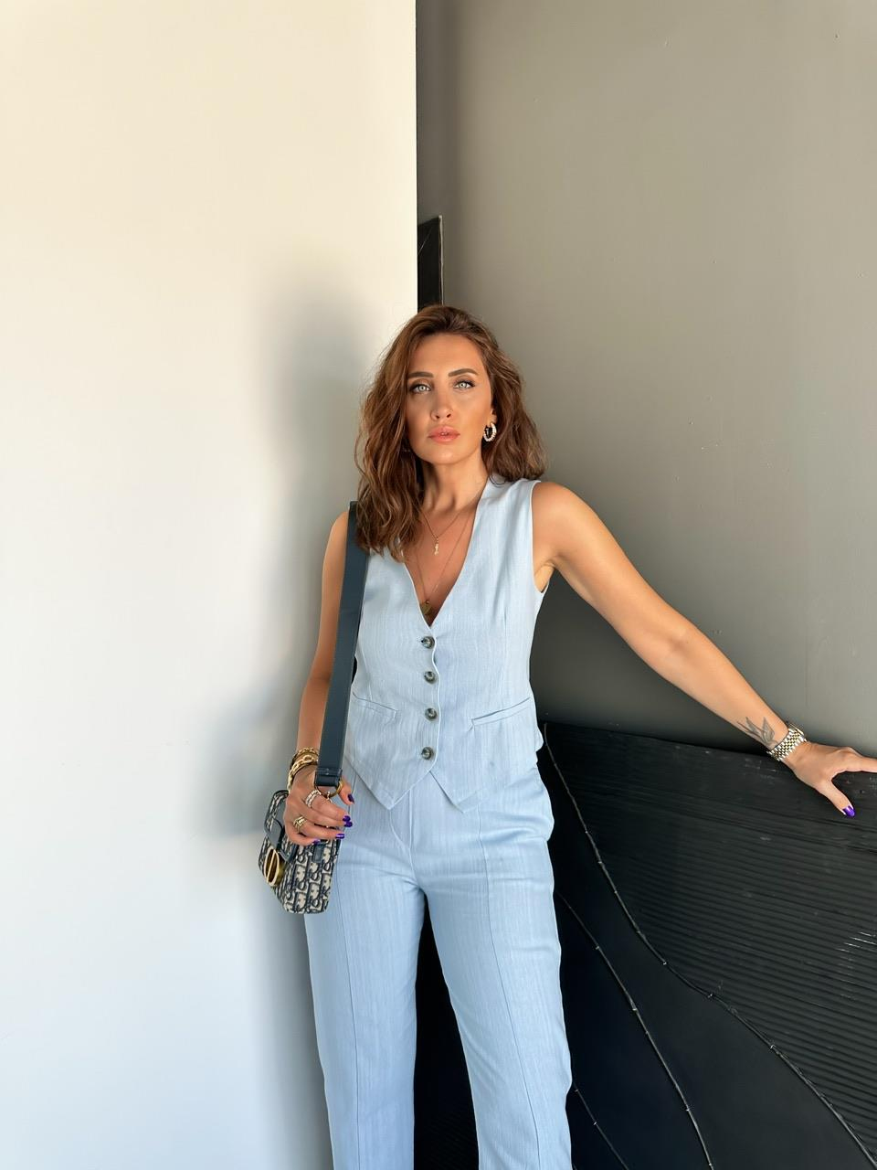 Mavi Dört Düğme Yelekli Keten Takım