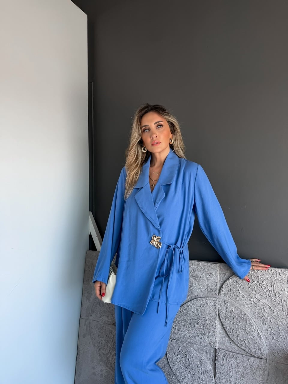 Mavi Gold Çiçek Aksesuarlı Takım