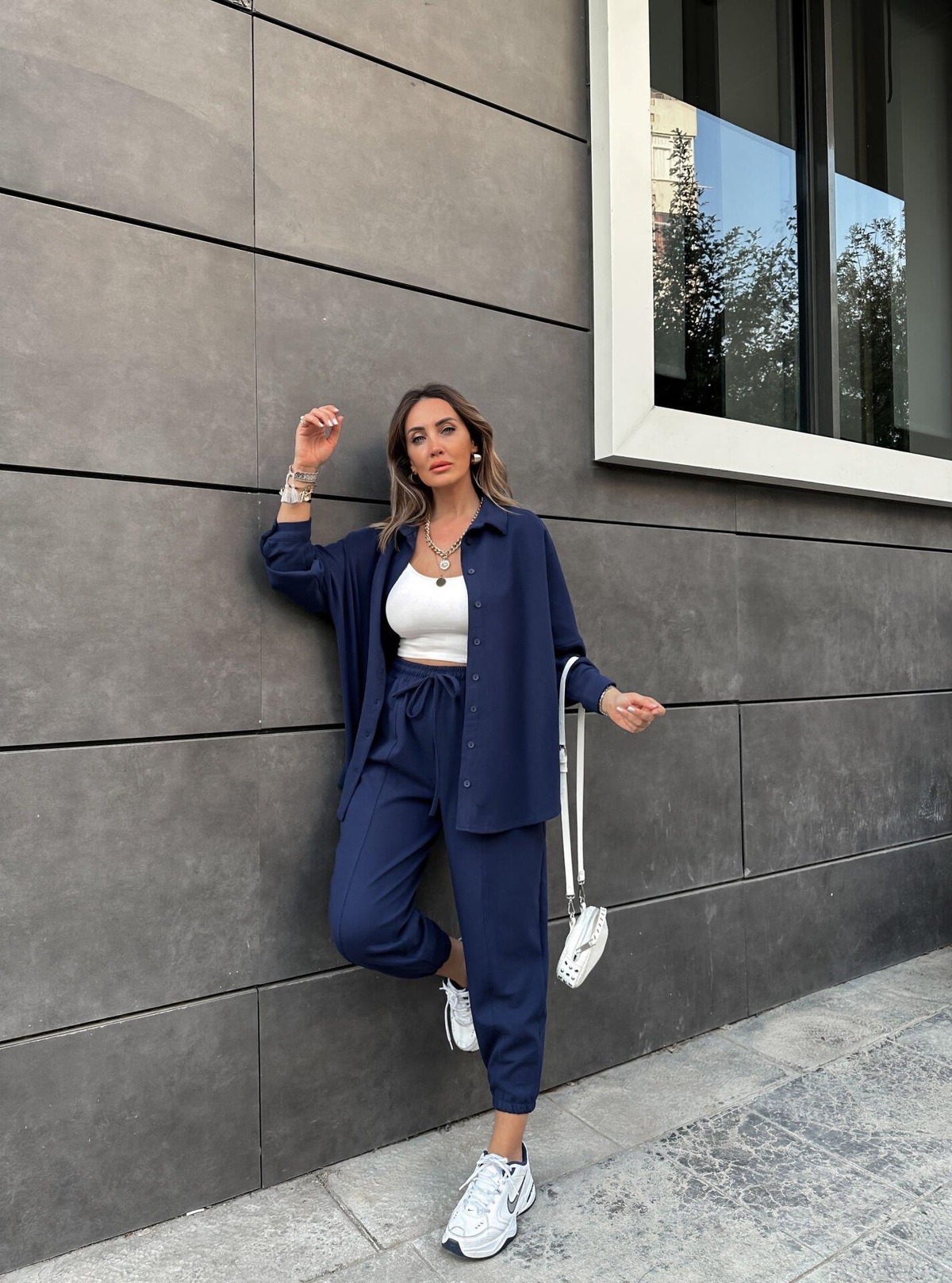 Mavi Gömlekli Modal Takım