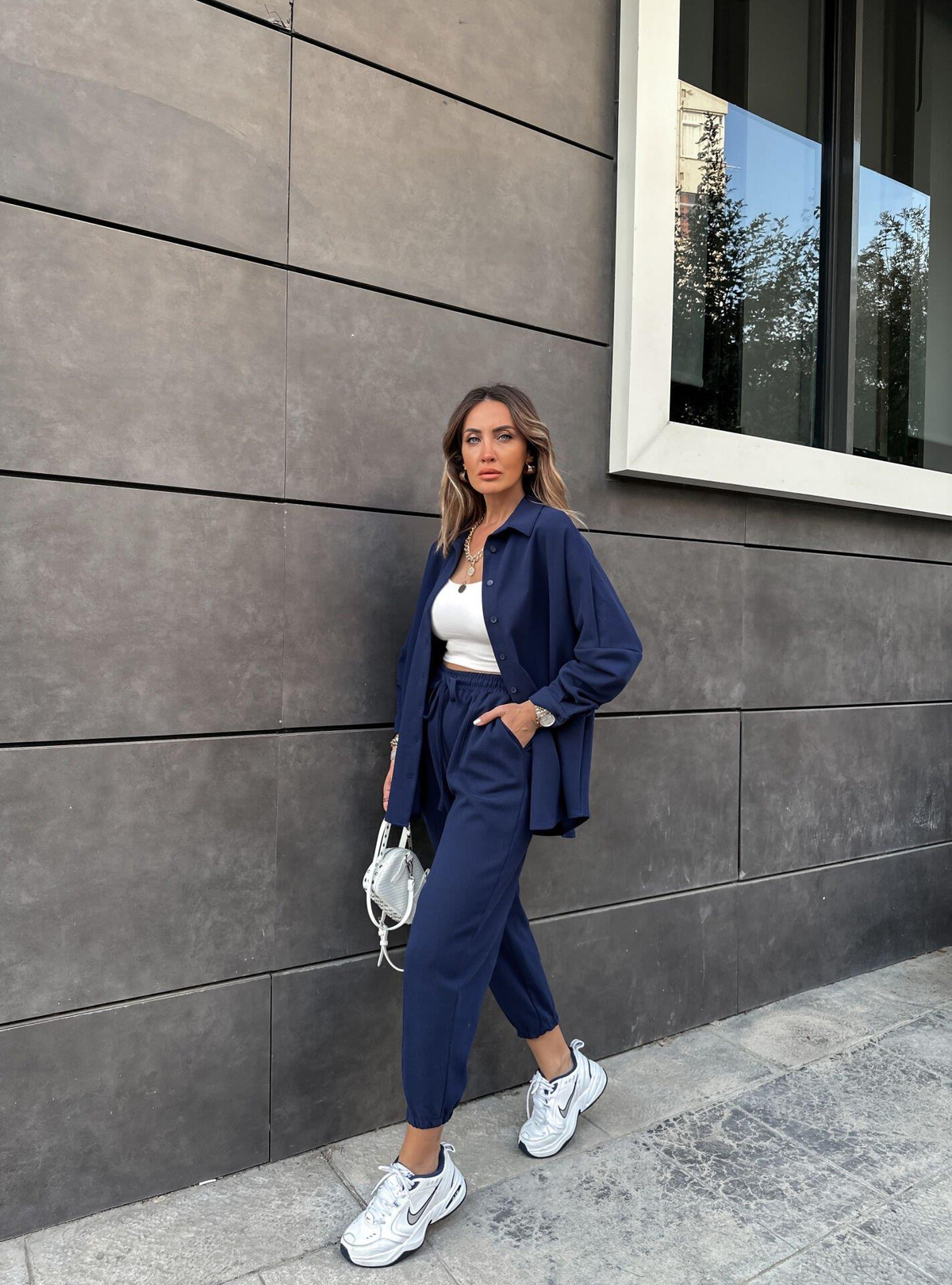 Mavi Gömlekli Modal Takım