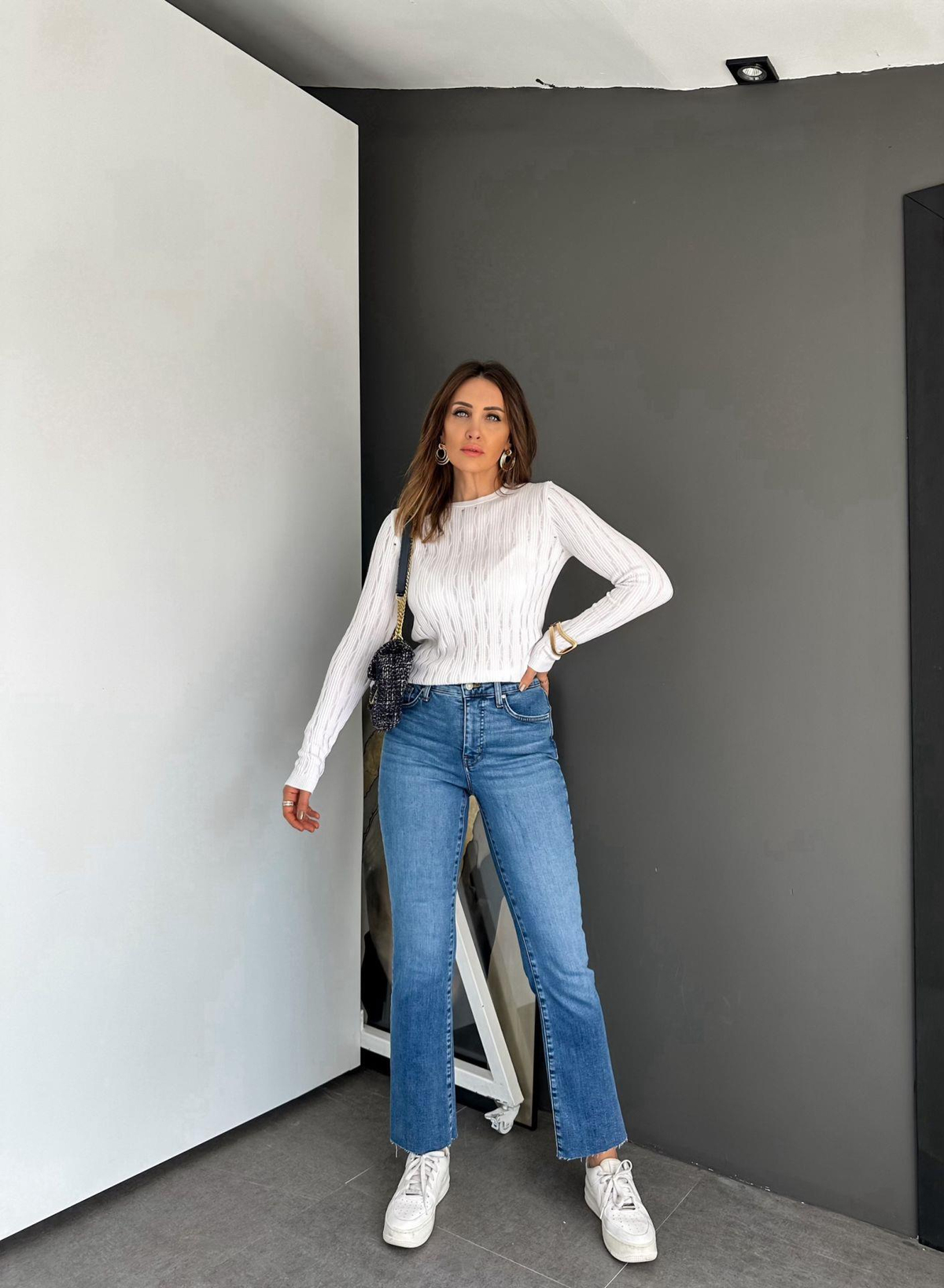 Mavi Kesik Paçalı Likralı Jean
