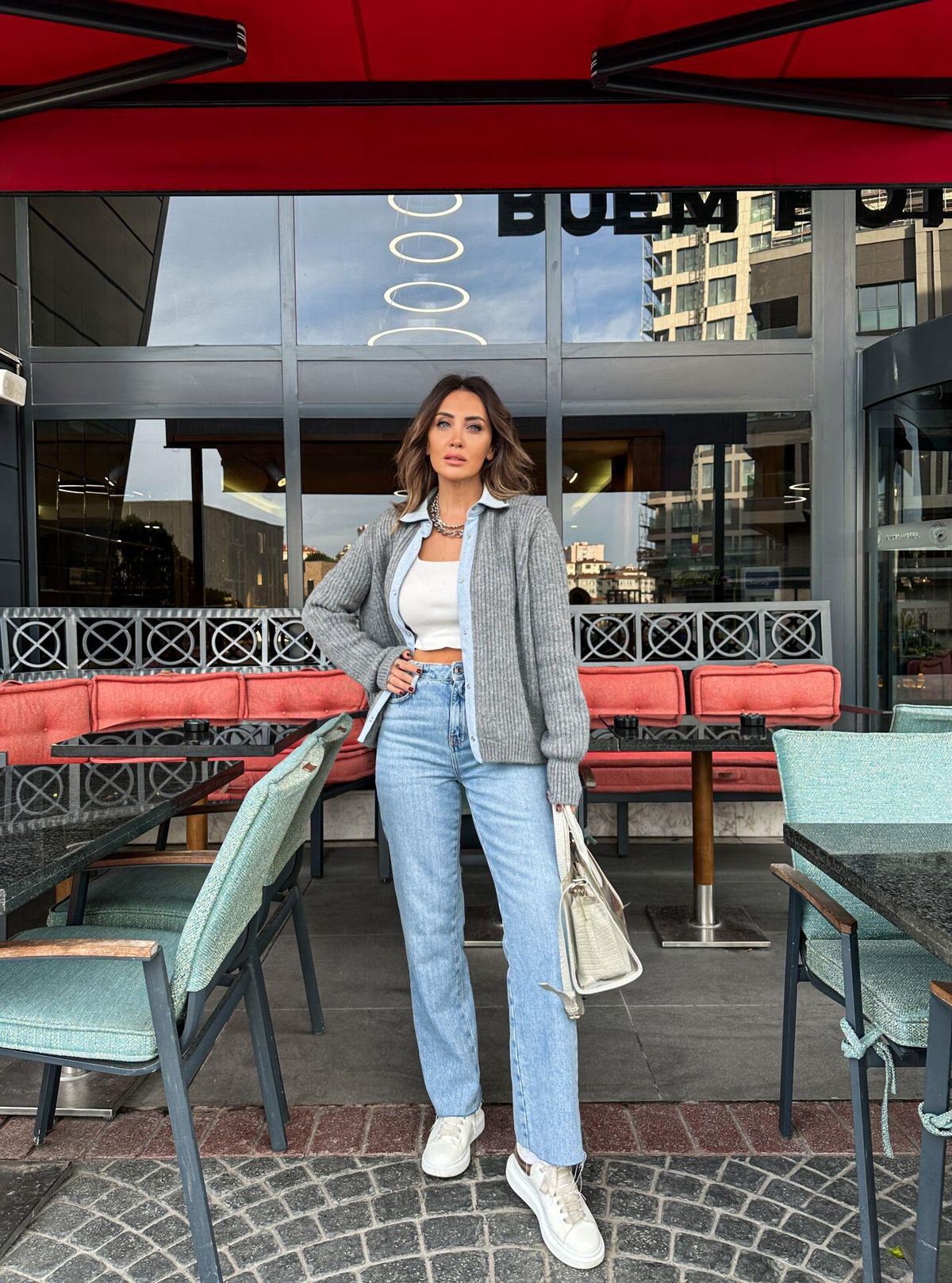 Mavi Paçası Kesik Basic Jean