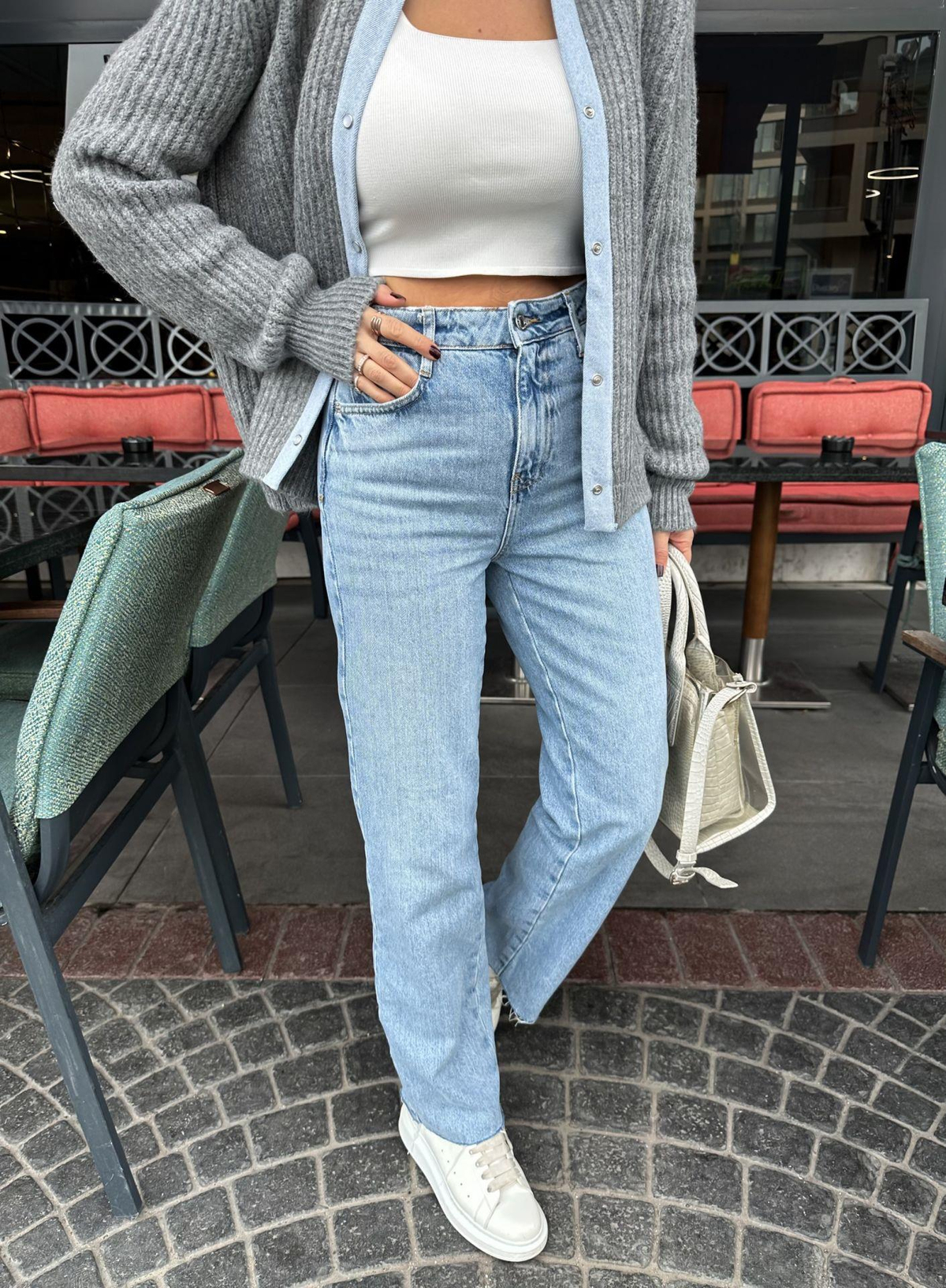 Mavi Paçası Kesik Basic Jean