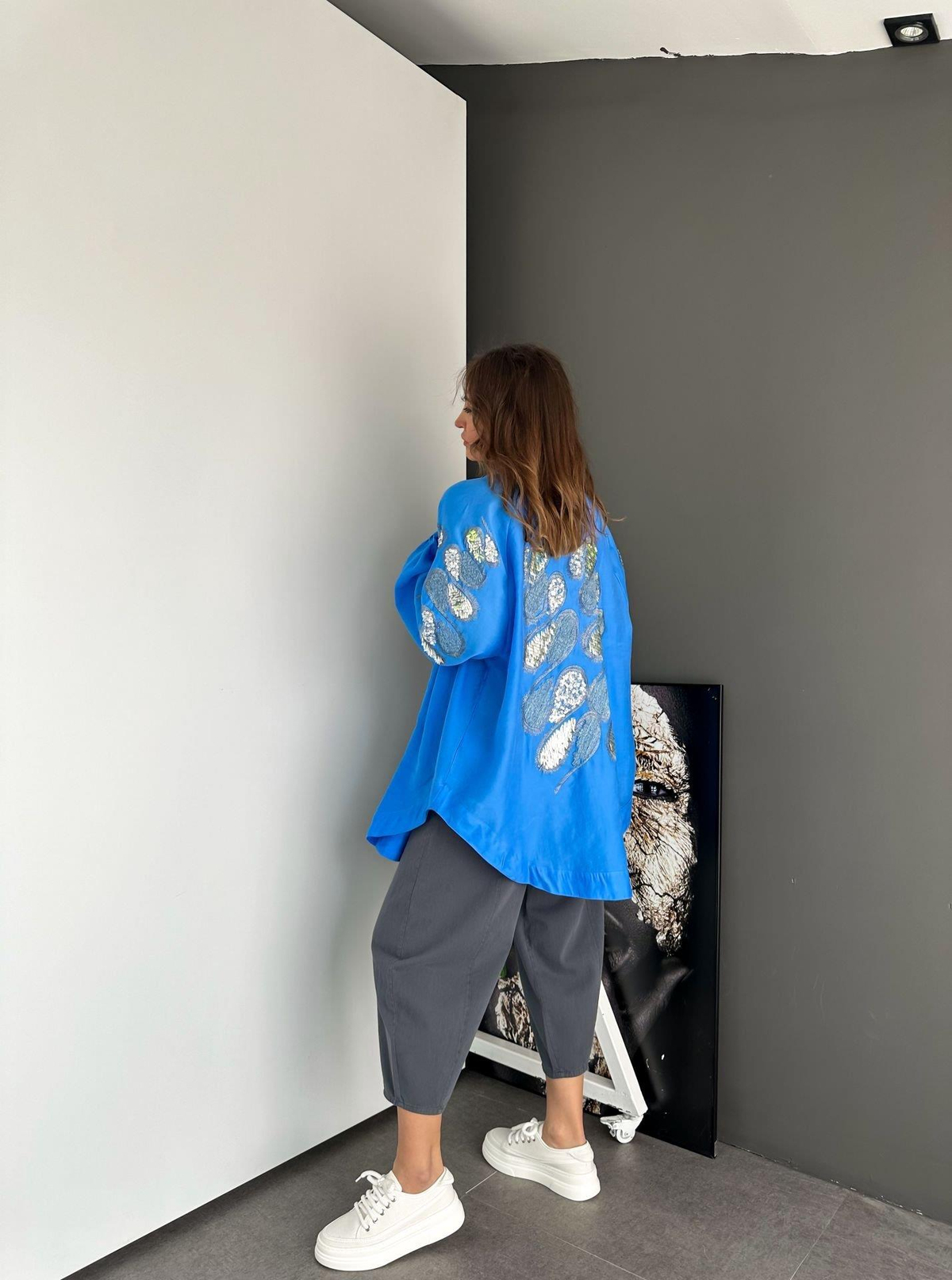 Mavi Pul ve Nakış İşlemeli Kimono