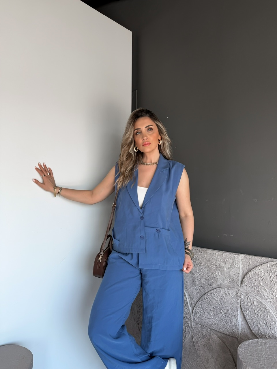 Mavi Sırtı Düğmeli Yelekli Tasarım Takım