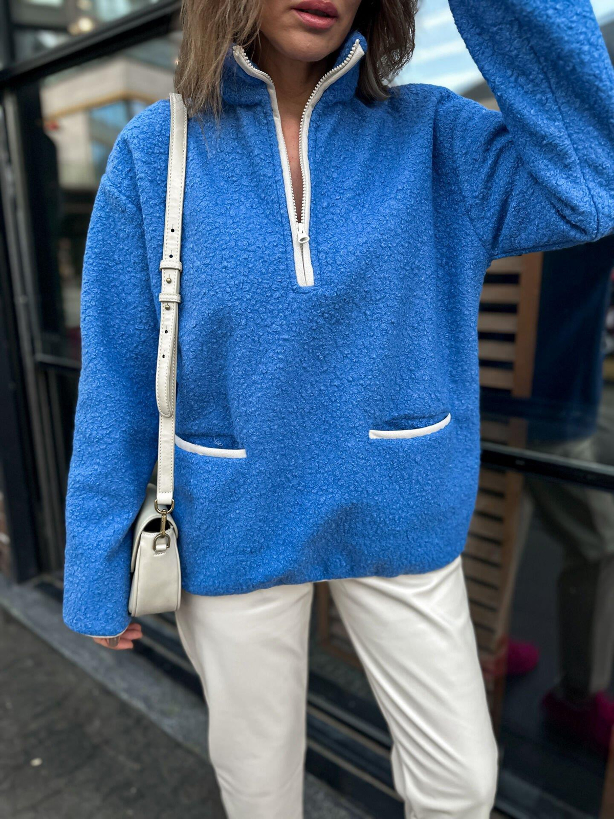 Mavi Yaka Fermuarlı Buklet Sweatshirt