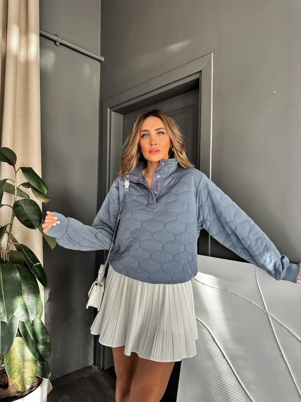 Mavi Yakası Çıtçıtlı Sweatshirt