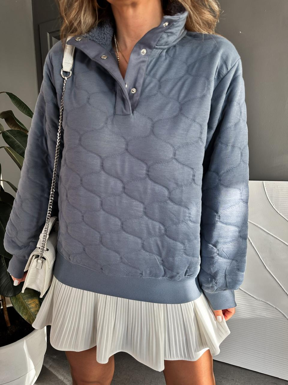 Mavi Yakası Çıtçıtlı Sweatshirt