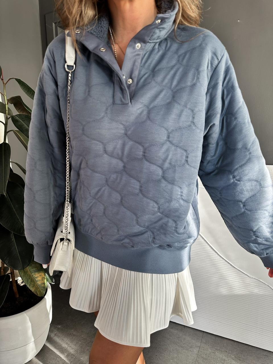 Mavi Yakası Çıtçıtlı Sweatshirt