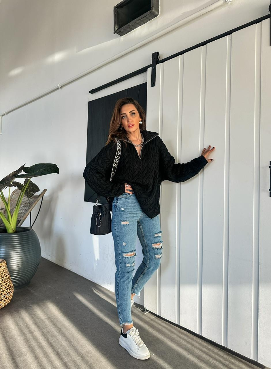Mavi Yırtık Detaylı Mom Jean