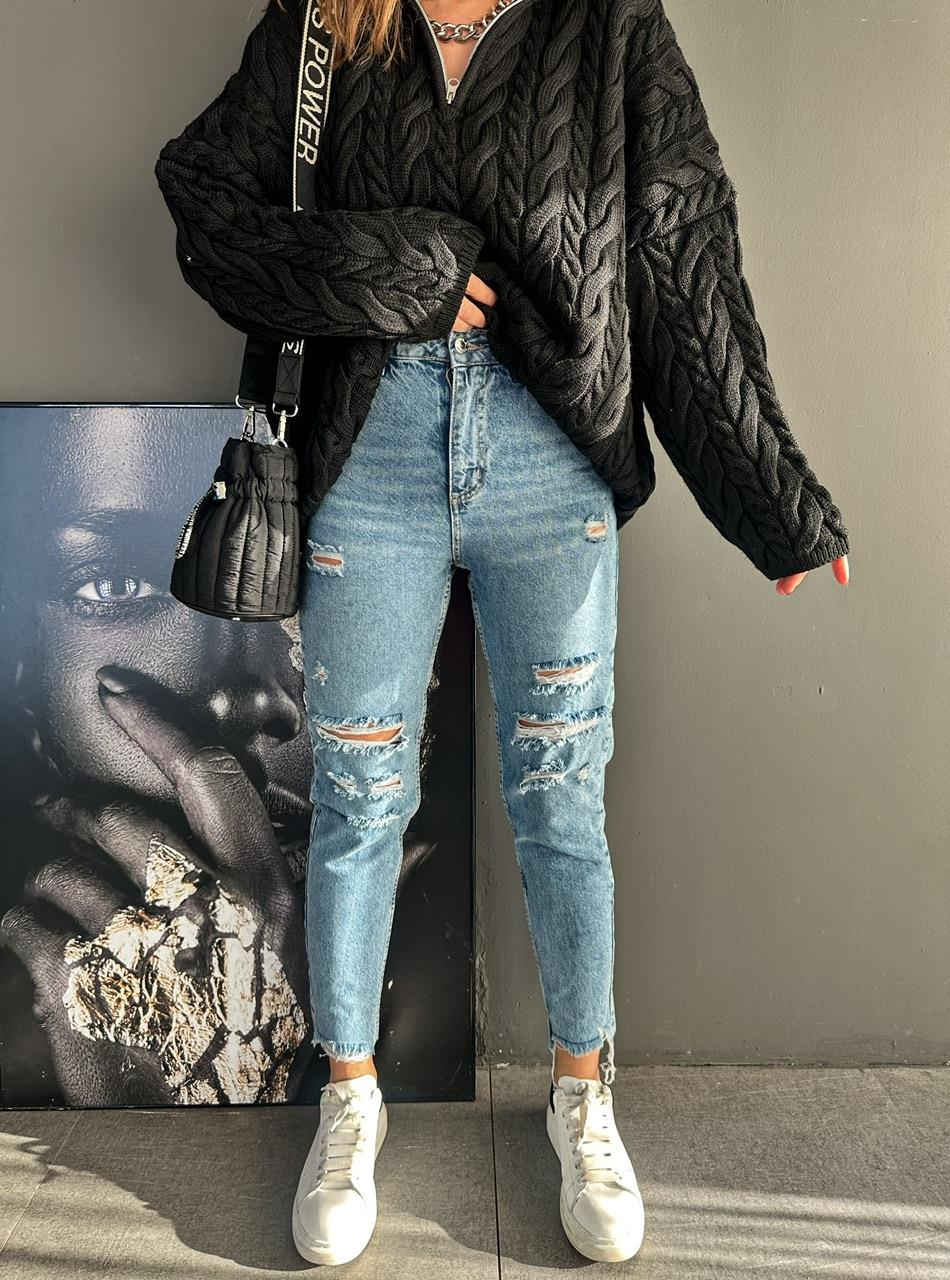 Mavi Yırtık Detaylı Mom Jean