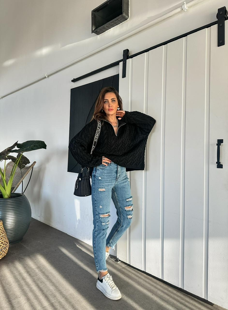 Mavi Yırtık Detaylı Mom Jean