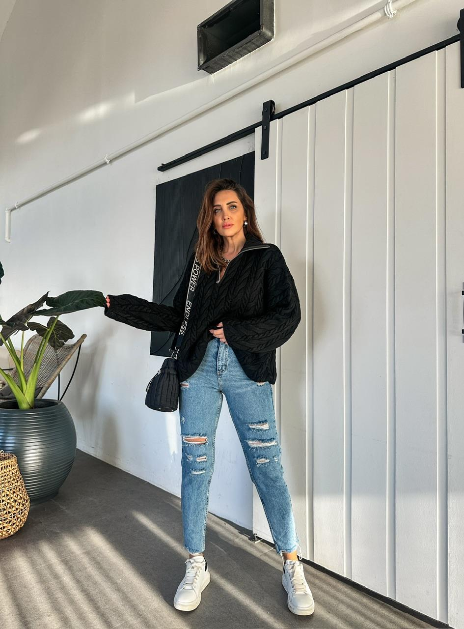 Mavi Yırtık Detaylı Mom Jean