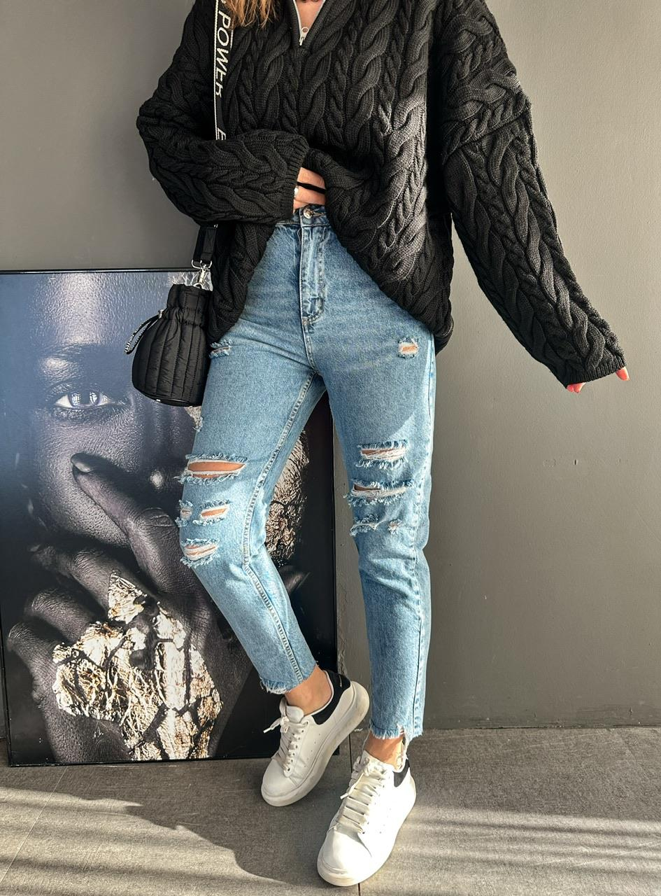 Mavi Yırtık Detaylı Mom Jean