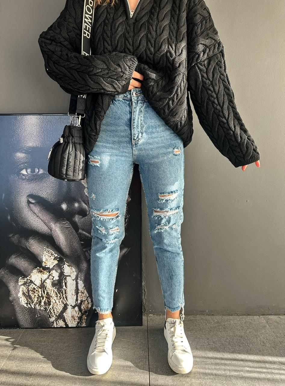 Mavi Yırtık Detaylı Mom Jean
