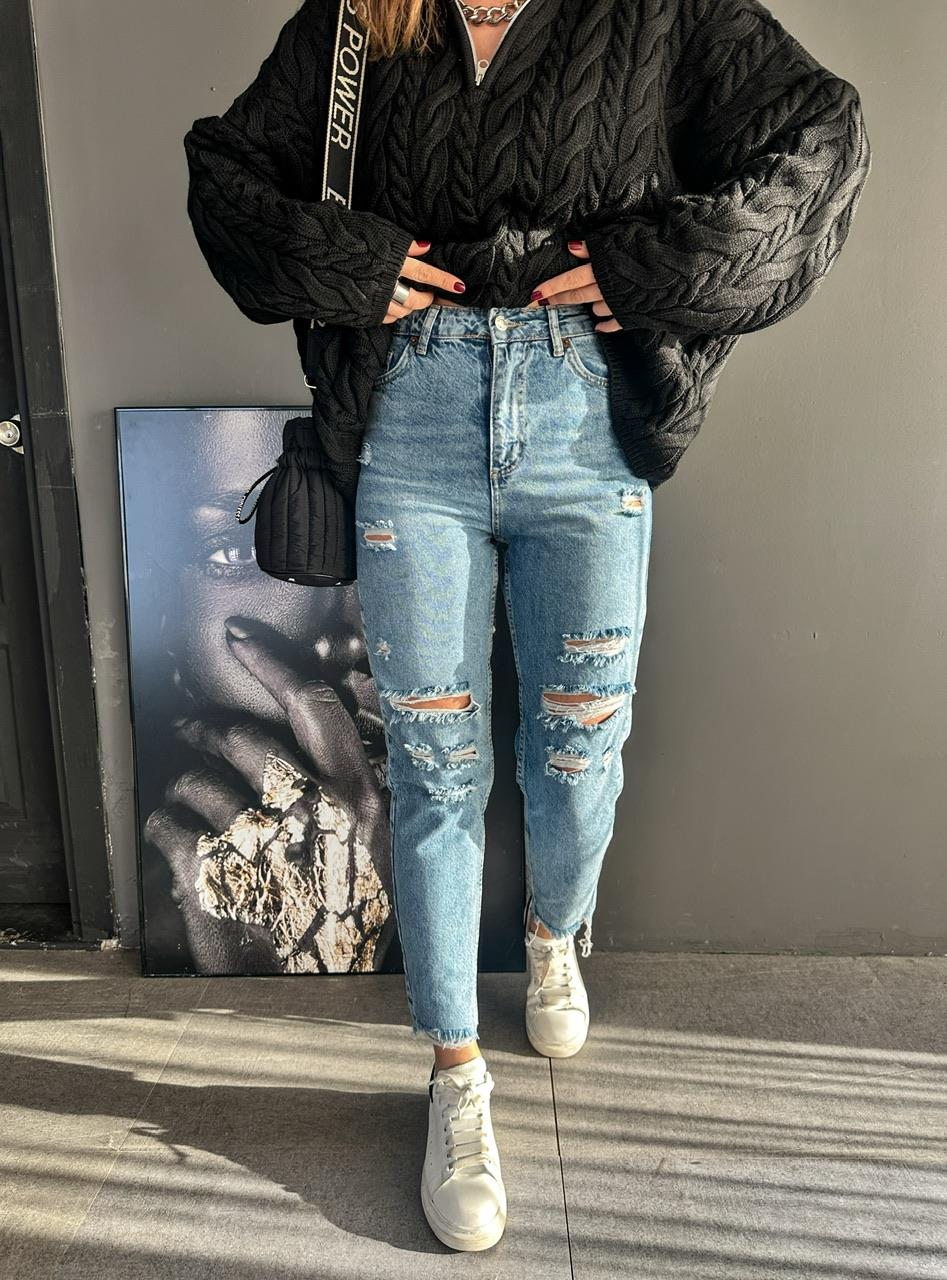 Mavi Yırtık Detaylı Mom Jean