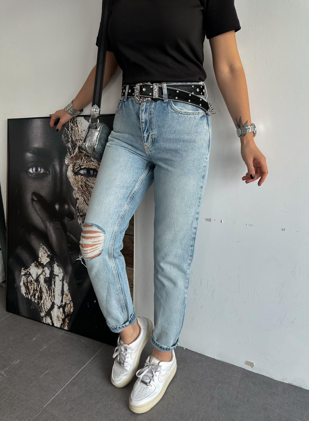 Mavi Yırtık Detaylı Premium Jean